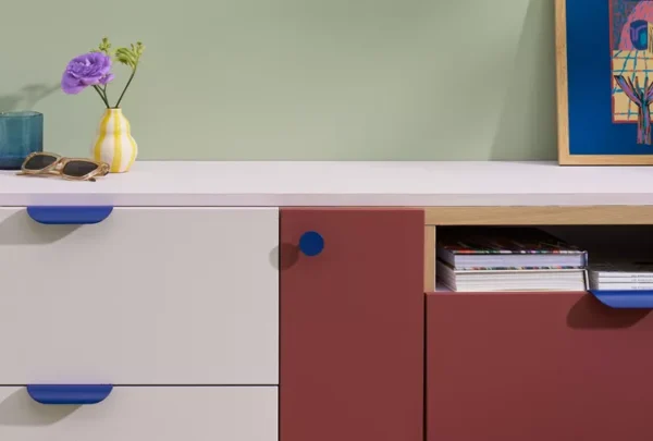 bold handles